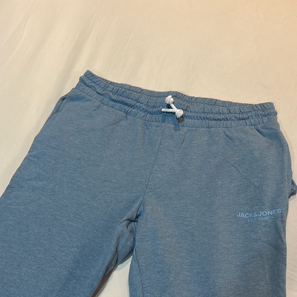 4 sweatpants in bundle